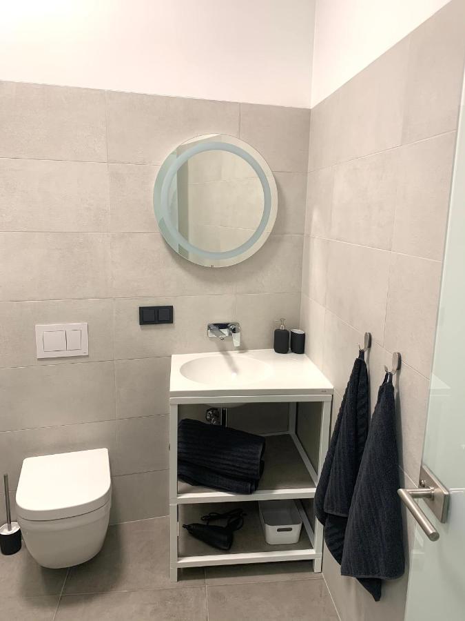 Stylish New In Old Town - Centre, Self Check-in, Walkable To Major Attractions Apartment Riga